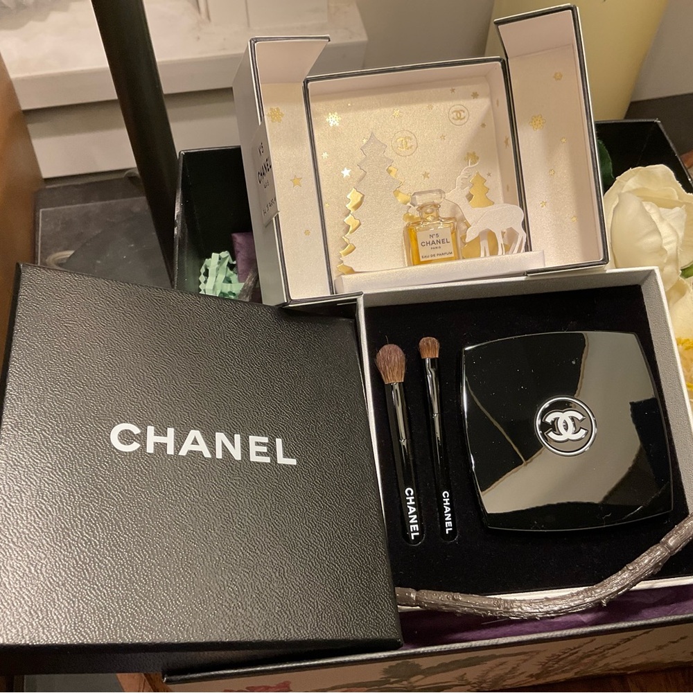 Chanel collection item set